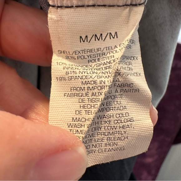 Fila Black with floral design women’s workout attire with bra medium - Picture 7 of 7